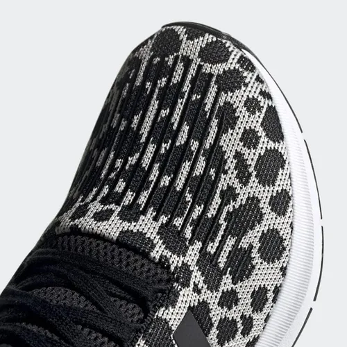 Vista 7 de adidas Swift Run - Tenis de mujer para correr, Raw WhiteCore BlackCarbon
