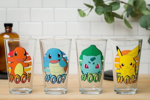 Vista 6 de Silver Buffalo Pokémon Original Starters con Charmander, Squirtle, Bulbasaur y Pikachu, Set de 4 Vasos de Pinta de 16 Onzas (Paquete de 4)