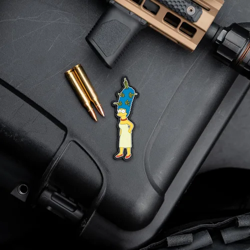 Vista 2 de Marge Simpson Army Men Parche de PVC Morale - Gancho respaldado por NEO Tactical