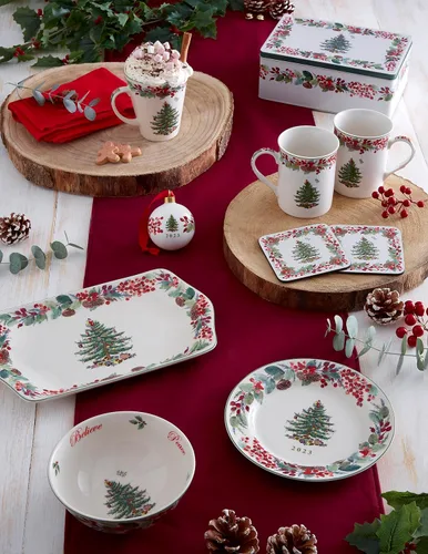 Vista 6 de Spode Plato de coleccionista de árbol de Navidad, diseño exclusivo, árbol icónico con coralberries, vainas de loto y vegetación, regalo