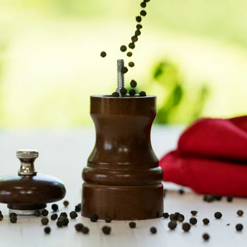 Vista 5 de McCormick Organic Whole Black Peppercorns, 13.75 oz