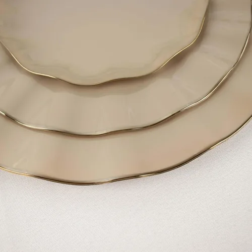 Vista 27 de Tableclothsfactory Paquete de 10 platos redondos de plástico negro de 6 pulgadas para ensalada de postre, platos desechables con borde ondulado