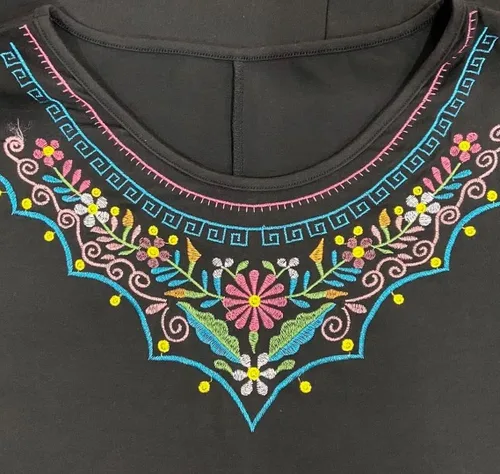 Vista 3 de Melliflo Vestido mexicano de manga corta con cuello redondo para mujer, vestido de camiseta bordado floral, vestido étnico bohemio por debajo