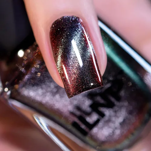 Vista 2 de ILNP Dark Matter - Esmalte de uñas magnético negro a rojo