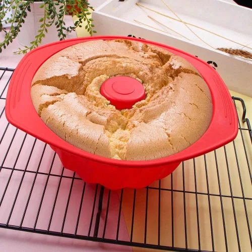 Vista 3 de Webake Molde de silicona acanalada Pan antiadherente Kugelhopf Cake Molde de silicona de 9 pulgadas para horno - rojo