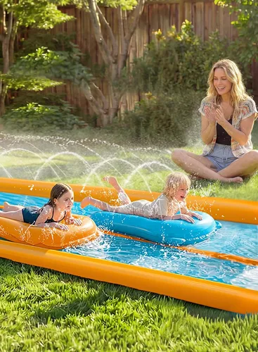 Vista 7 de Sloosh Tobogán acuático de doble carril, tobogán de agua resistente de 25 x 6 pies con aspersor y 2 tablas inflables para adultos y niños, fiesta