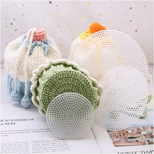 Vista 5 de iSuperb Paquete de 30 láminas redondas de lona de plástico con forma de malla, para bordados, manualidades, hilo, tejido y proyectos de ganchillo
