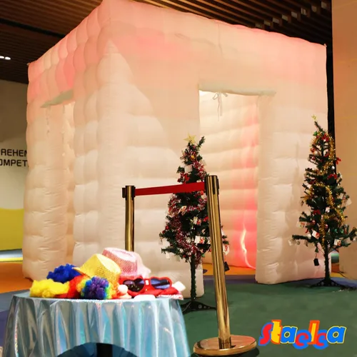 Vista 4 de Cabina de fotos inflable (blanco, dos puertas, 9.2 x 9.2 x 9.2 pies), tienda de campaña inflable staelea con soplador de aire, fondo de cabina