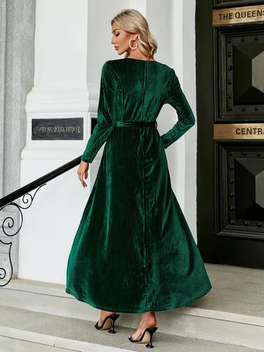 Vista 5 de BerryGo Vestido semiformal de terciopelo con cuello en V para mujer, vestido largo de cóctel para invitados de boda