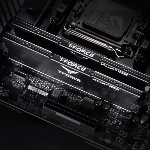 Vista 3 de TEAMGROUP T-Force Vulcan Alpha DDR5 Ram 32 GB Kit (2 x 16 GB) 5600 MHz (PC5-44800) CL40 Módulo de memoria de escritorio Ram (negro) Memoria