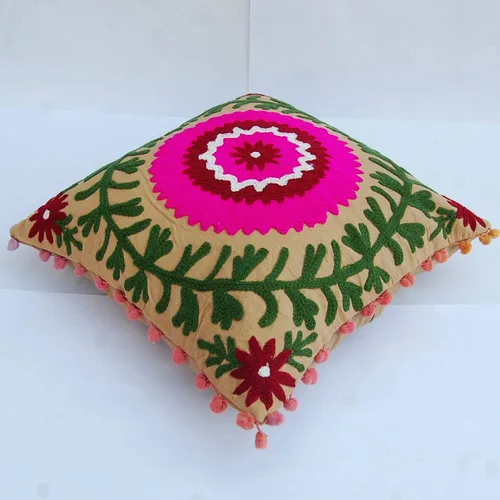 Vista 4 de Almohada tradicional Jaipur Boho Suzani, funda de cojín bordada de 16 x 16 pulgadas, funda de almohada decorativa, cojines indios con pompones