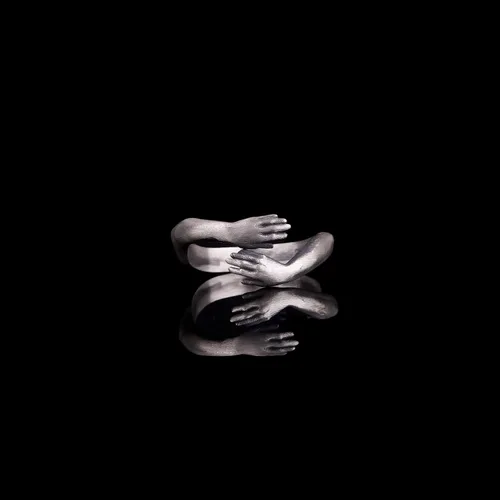 Vista 2 de Hugging Hands Ring, Silver Hugging Ring, Hugging Hands, Embracing You Silver Ring, Cuddle Ring Sterling Silver, Adjustable Silver hands Ring