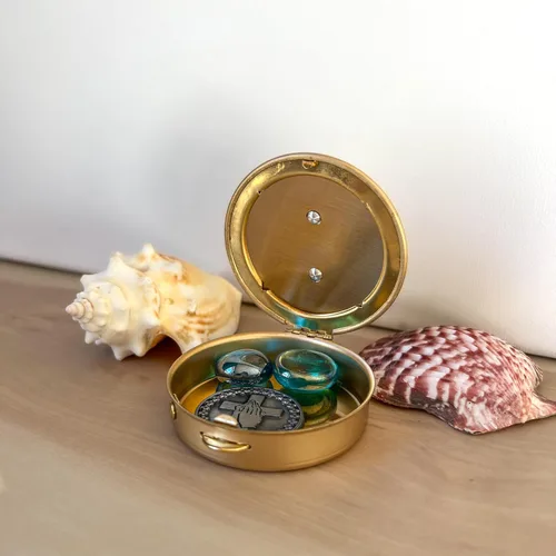 Vista 4 de Abbey & CA Gift Gold Latin Cross Pyx Contenedor