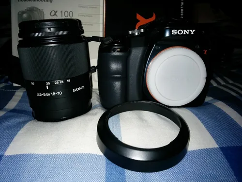 Vista 2 de Sony Alpha A100K 10.2MP Kit de cámara digital SLR con lente 0.709-2.756 in f3.5-5.6