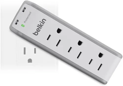 Vista 4 de Belkin - Protector de sobrecargas con montaje en pared, 3 tomas de corriente alterna, 2 puertos USB, divisor de enchufe giratorio plano, extensión