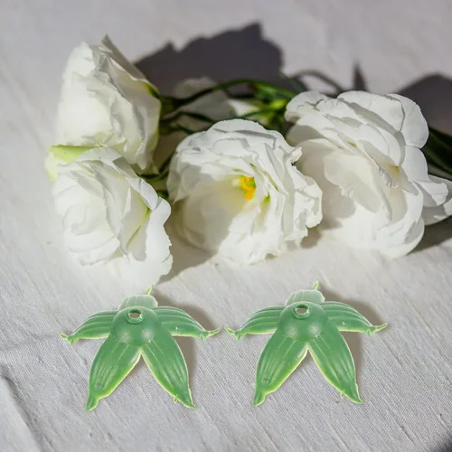 Vista 2 de Beavorty - 120 cálizes de flores artificiales de plástico para suministros de manualidades, receptáculos de flores de imitación ligeros