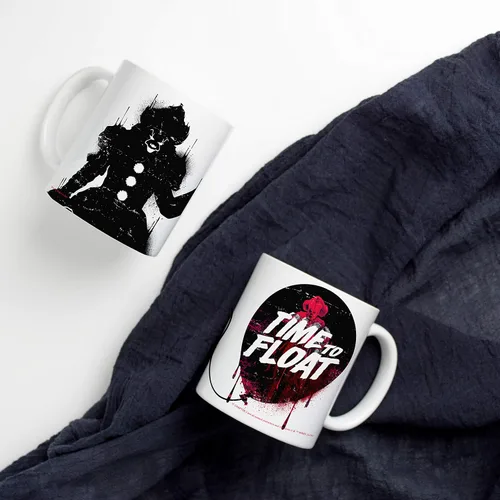 Vista 3 de Trend Setters IT Chapter 2 – Pennywise – IT is Coming – Taza de película de terror para café o té – Perfecto para regalar o coleccionar Ltd Se