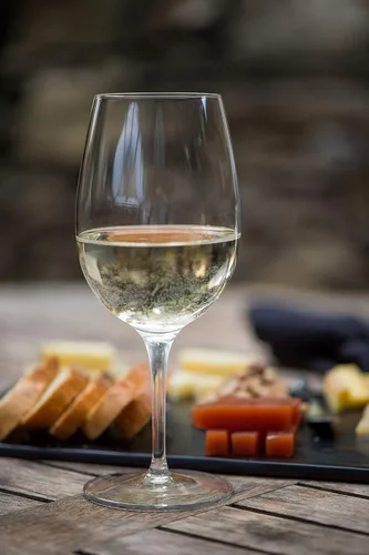 Vista 3 de Luigi Bormioli Palace - Copas de vino blanco de 11 oz (juego de 6), transparente