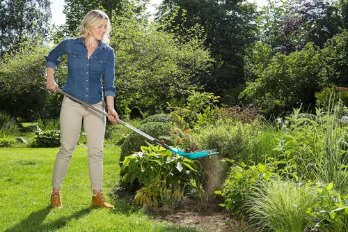 Vista 10 de Gardena Combisystem Rastrillo de pala: rastrillo de pala fácil de manejar para rastrillar juntos y levantar hojas y residuos de jardín, cuenta