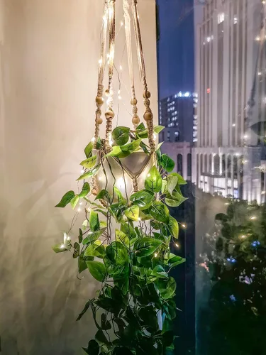 Vista 6 de Comtelek - Maceta colgante con luces para interiores, cesta colgante de macramé con cuentas de madera, soporte para macetas sin borlas