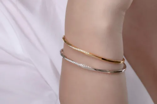 Vista 6 de Elegante joyero Pulsera de diamantes mobius para mujer en oro macizo en 9k, 14k y 18k, pulsera atemporal de oro macizo, brazalete hecho a mano