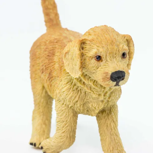 Vista 5 de Safari Ltd. Golden Retriever - Figura de cachorro pintada a mano, realista de 2.75 pulgadas, juguete divertido y educativo para niños, niñas y niños