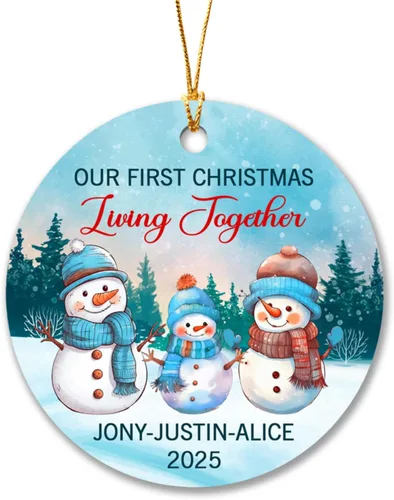 Vista 13 de Adorno personalizado de Our Christmas As A Family of Three 2025 – Primera Navidad como familia de 3 zorros – Regalos para padres recién nacidos