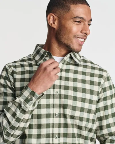 Vista 4 de Real Essentials Paquete de 3 Camisa de manga larga con botones de popelina y bolsillo para hombre (disponible en tallas grandes y altas)