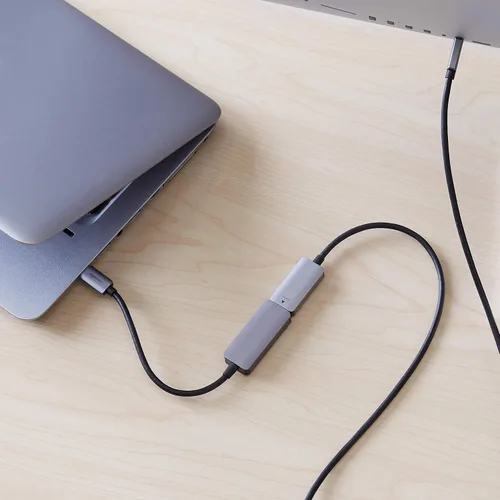 Vista 7 de Amazon Basics Adaptador de aluminio USB-C a DisplayPort (4K@60Hz), compatible con Thunderbolt 3, gris