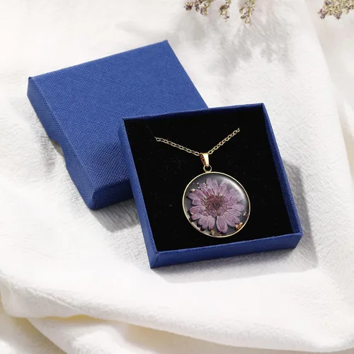Vista 7 de BIRDAYPRE Handmade Pressed Flower Pendant Necklace Birth Flower Necklaces Round Resin Necklace for Women Girls 18K Gold Plated Chain Flower Jewelry