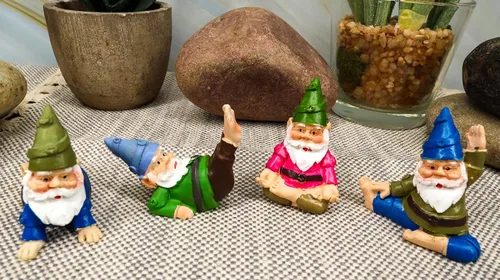 Vista 8 de Ebros - Juego de 12 figuras en miniatura pequeñas de gnomos de hadas, diseño de hadas, diseño de gnomos de yoga, colección de fantasía, decoración