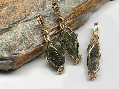 Vista 22 de 66 necklace pendant gemstones choose from moldavite, citrine, or herkimer diamond