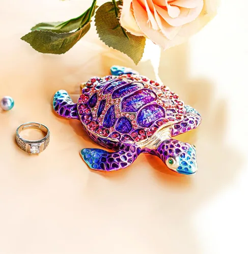 Vista 6 de YU FENG Caja de joyería de figura de tortuga marina con bisagras coleccionables de cristal con bisutería decorativa de tortuga de animales (morado)