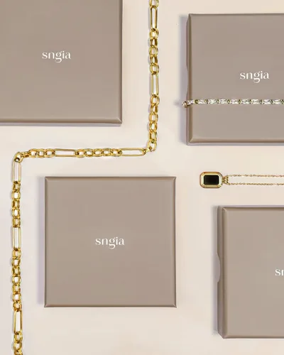Vista 6 de Aretes gruesos chapados en oro de 18 quilates, con diseño ovalado, ovalado, con forma de cúpula exagerada y redondeada, hechos a mano, con botón