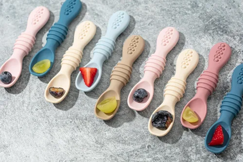 Vista 5 de Sperric Cucharas para bebés de más de 6 meses, autoalimentación, cucharas de dentición sin BPA, color azul