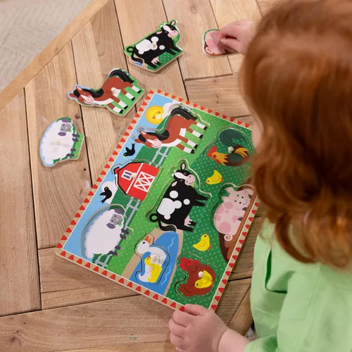 Vista 4 de Rompecabezas de madera con taquetes, motivo granja, Melissa & Doug (8 piezas)
