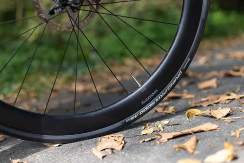 Vista 5 de Continental Grand Prix 5000 All Season TR - Tubeless Road Bike Tire Conquer Every Season - BlackChili, Vectran Breaker, LazerGrip, Active Comfort