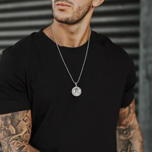 Vista 2 de Collar de plata de ley 925 con medalla de San Benito para hombres y mujeres, medallas sacramentales católicas para protección contra el mal, joyería
