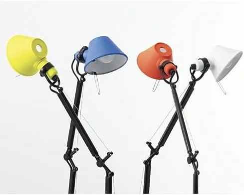Vista 3 de Artemide Tolomeo Micro Bicolor Ajustable Sobremesa Edición Limitada - Nero/Corallo