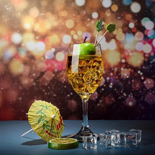 Vista 5 de 160 piezas de accesorios de decoración de bebidas de cóctel, 60 sombrillas de cóctel, 100 selecciones de frutas, palma de coco de verano, palillos