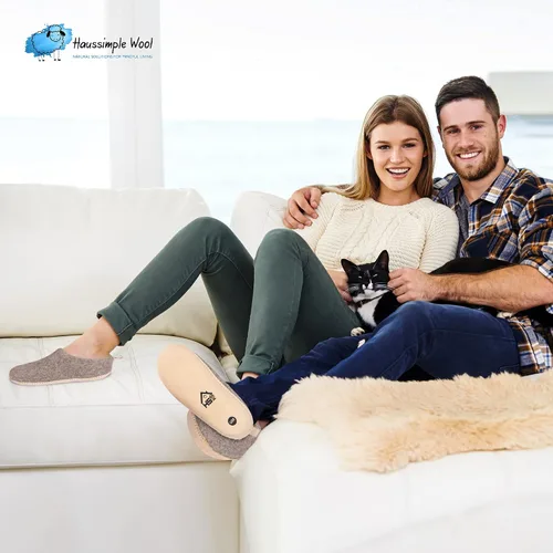 Vista 7 de HAUSSIMPLE Wool Indoor Slippers Unisex Cozy House Shoes for Men Women Natural Sheep Felt Bedroom Warm Slip-On Soft Comfy Sheepskin Loafers