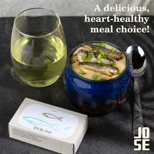 Vista 4 de Jose Gourmet Sardinas pequeñas especiadas, 3.17 oz
