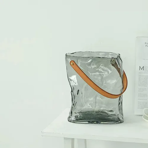 Vista 9 de Wnvivi Florero para flores, jarrones de vidrio, cuenco de pescado con asa, bolso plisado irregular en forma de jarrón de vidrio para centro de mesa