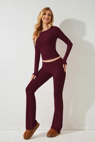 Vista 3 de Conjuntos de yoga para mujer, cuello redondo, manga larga, camiseta corta y pantalones acampanados de tiro bajo, conjunto de dos piezas
