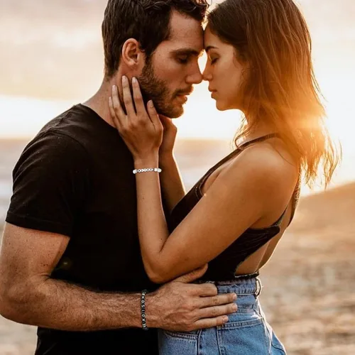 Vista 5 de MEALGUET Pulsera de cuentas con nombre personalizado hecha a mano con nombre inicial del alfabeto, letra de la palabra de la letra negra mate