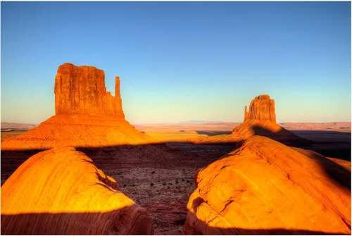 Vista 2 de Trademark Fine Art Pierre Leclerc Monument Valley Sunset - Lienzo decorativo para pared, 16 x 24 pulgadas