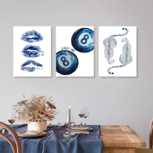 Vista 3 de GELDSTEI Arte de Pared de Guepardo Azul Preppy, Imágenes Estéticas Retro de Bola 8 Azul Marino, Obra de Arte en Lienzo Envuelto de Labios de Beso