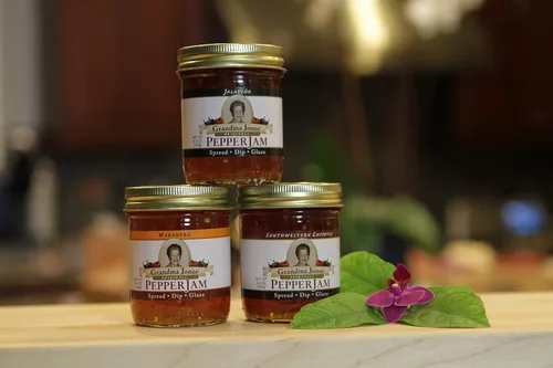 Vista 3 de Spicy Lover's Pepper Jelly - Paquete de tres