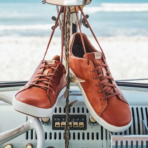 Vista 6 de OLUKAI Lae'ahi Li 'ILI - Tenis de cuero para hombre, zapatos de cuero de grano completo, tacón desplegable y suela de goma para todo tipo de clima