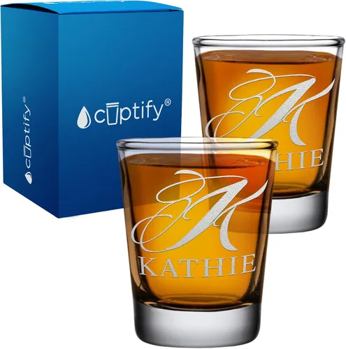 Vista 36 de Cuptify Inicial de cristal con monograma y nombre de 2 onzas, parte inferior negra grabada con texto personalizado para regalos, bodas, cumpleaños